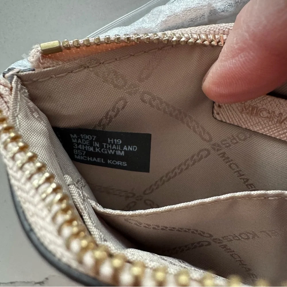 Michael Kors 34H9LKGW1M Karla Small Wristlet in Ballet